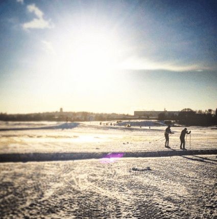 Skidåkare som tränar